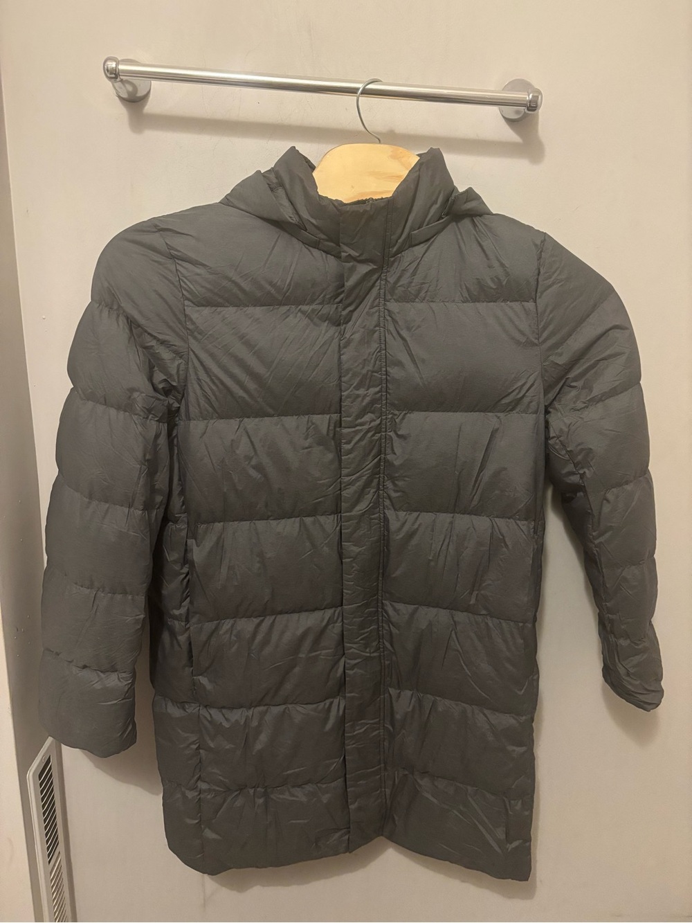 Uniqlo Jacket Womens MEDIUM Gray Ultra Light Down Longline Puffer Full Zip M